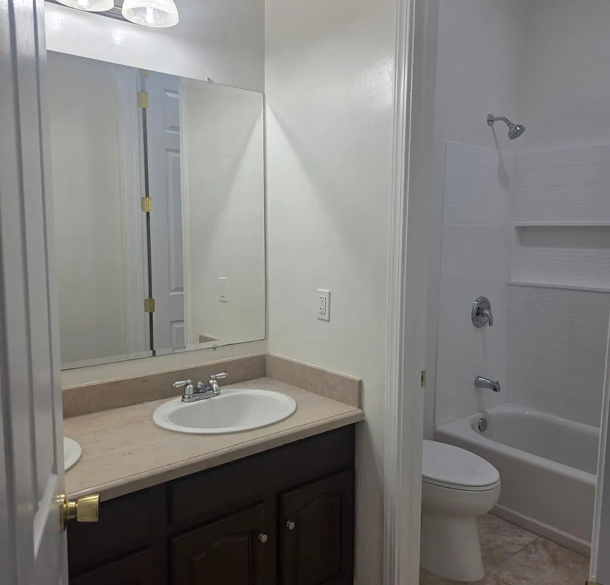 4 bed, 1863 sqft, $2,500 — Photo 2