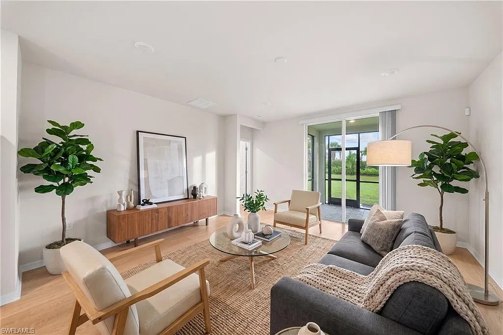 3 bed, 2.0 bath, 1484 sqft, $2,200 — Photo 2
