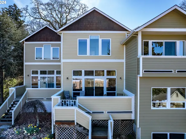1515 Lincoln St, Hood River, OR 97031