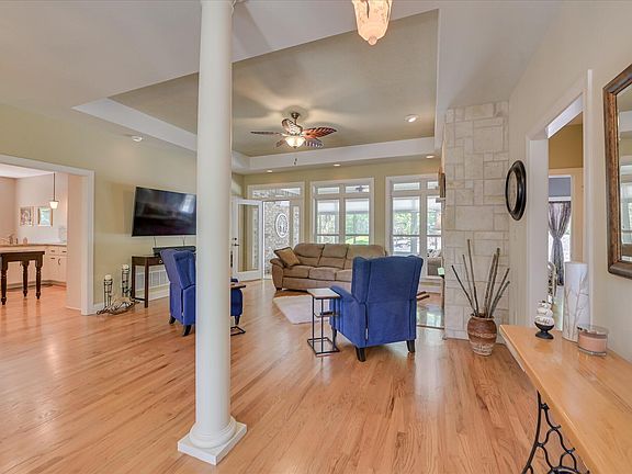 5th image of 223 Kingston Heath Ct