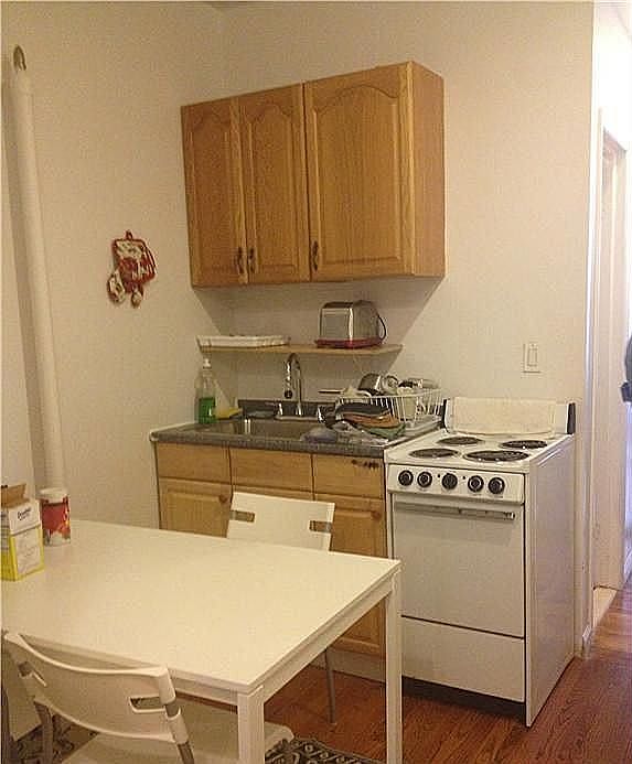 2nd image of 319 W 35th St APT 4W