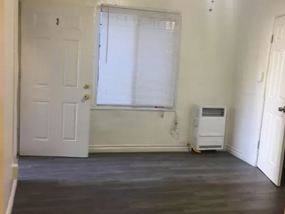 2nd image of 520 S Rampart Blvd APT C