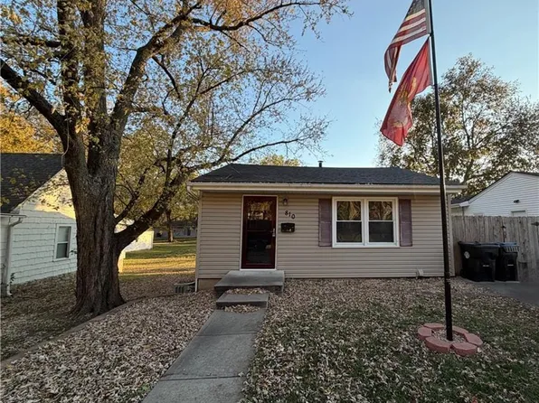 810 Pine St, Pleasant Hill, MO 64080