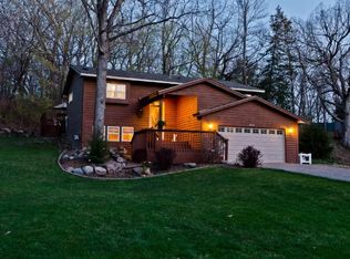 9555 Timberwood Rd, Chaska, MN 55318