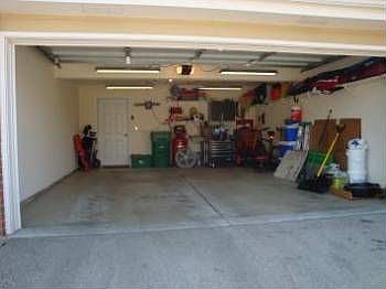 2nd image of 221 N Chicago Ave Unit 2