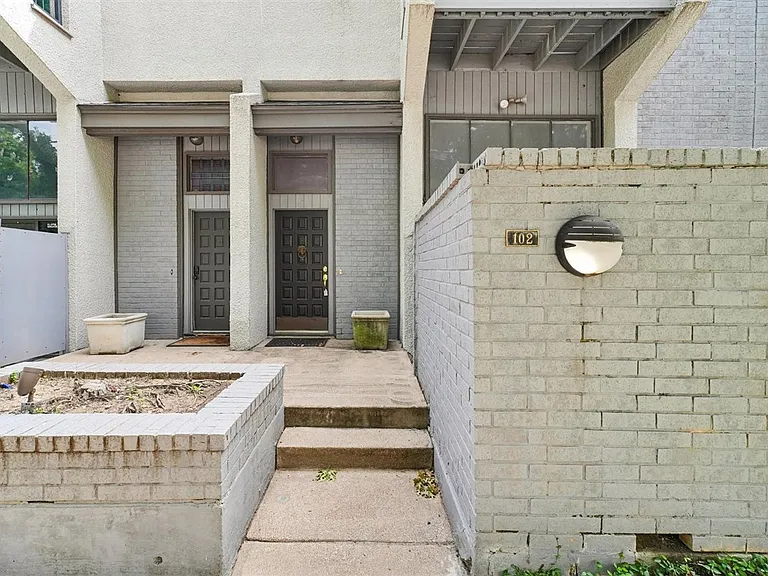 3618 Gillespie St #102 — Photo 32