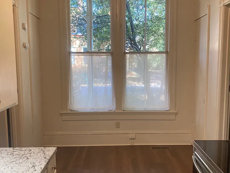 327 Oglethorpe Ave #1 — Photo 4