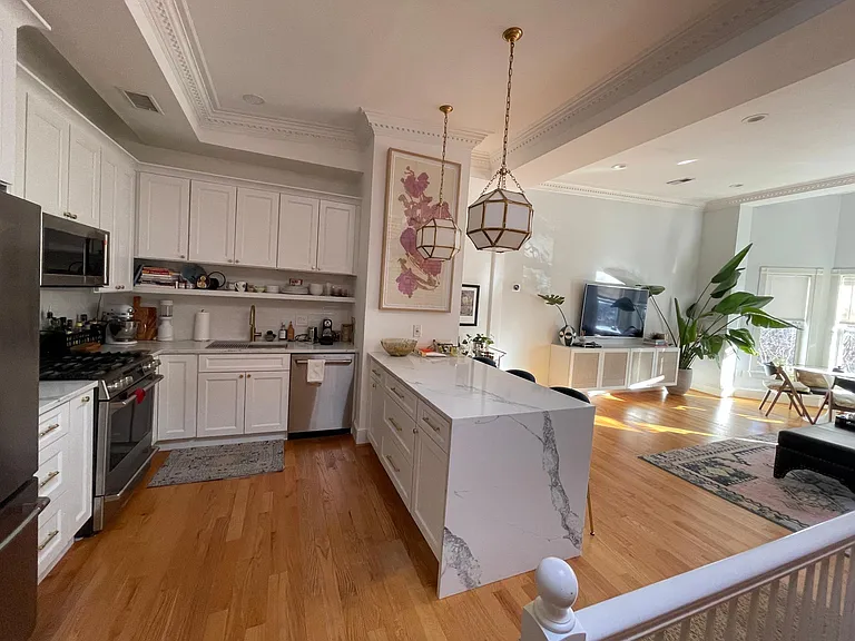 945 T St NW #B — Photo 4