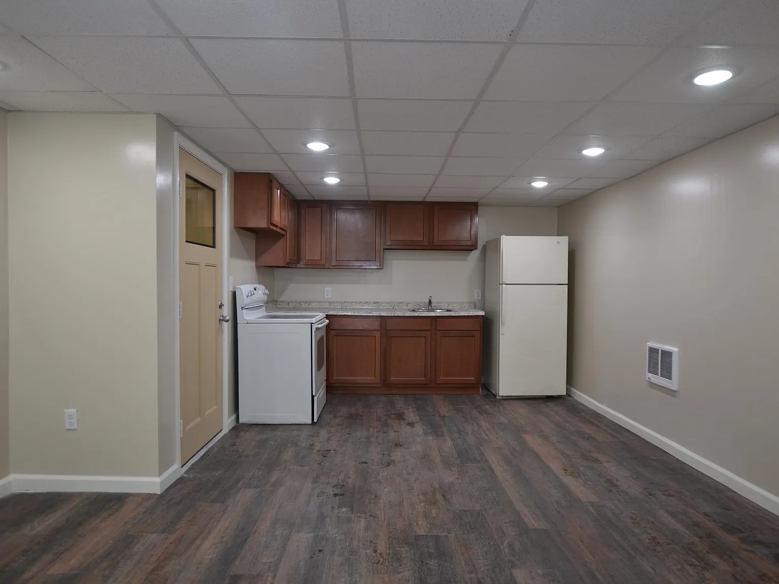 1 bed, 700 sqft, $699 — Photo 3