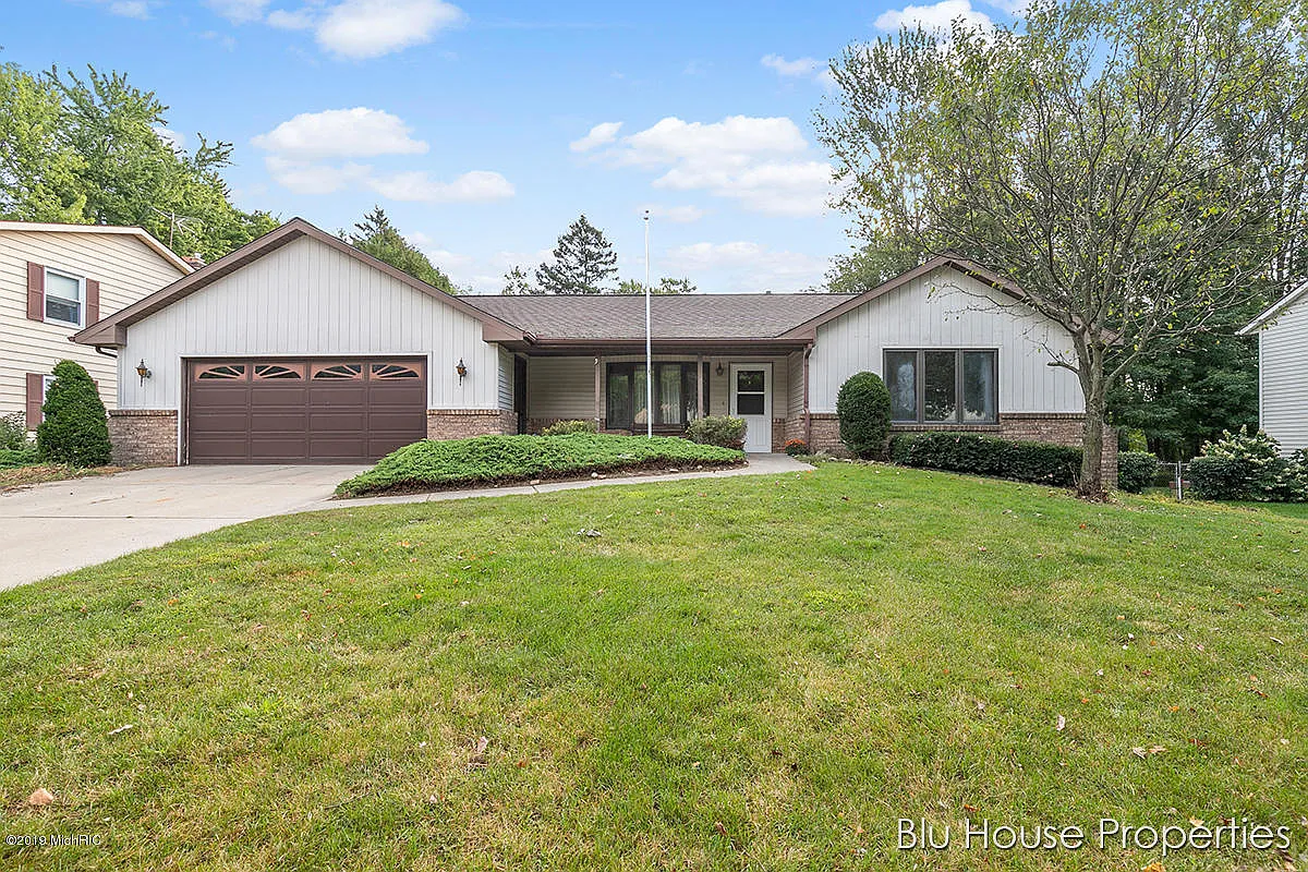 920 Shawmut Ct NW photo 1