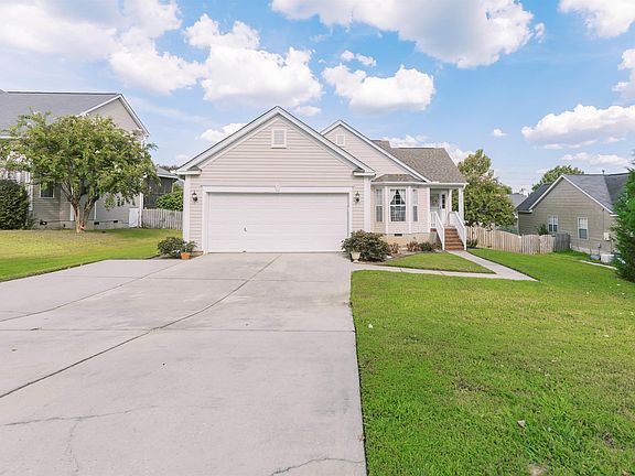 3rd image of 109 Dove Cote Ln