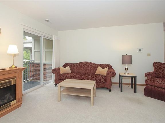 5th image of 605 Barrington Ave APT 344