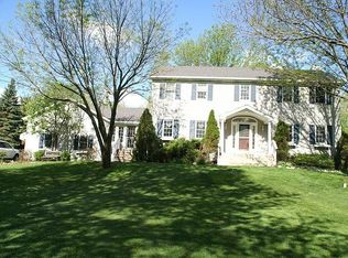 11592 Westvalley Dr, Crown Point, IN 46307