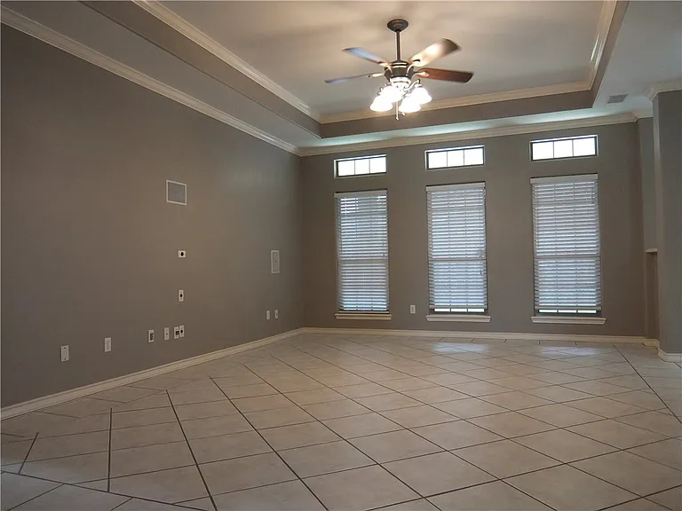 2505 Windrose Dr — Photo 6