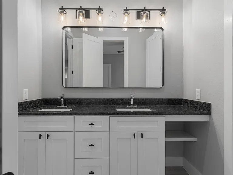 2818 Chicago St — Photo 30