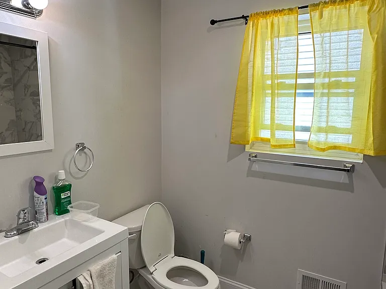 18 Alexander St #1 — Photo 5