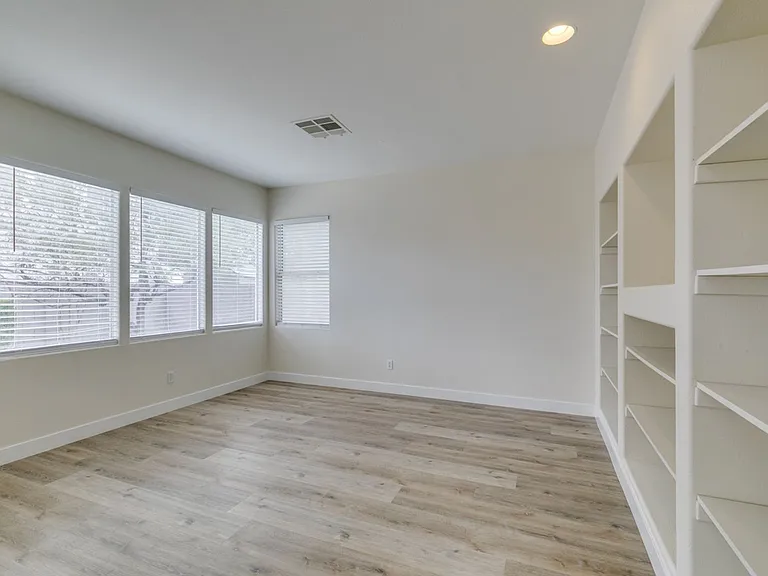 7804 Amulet St — Photo 13