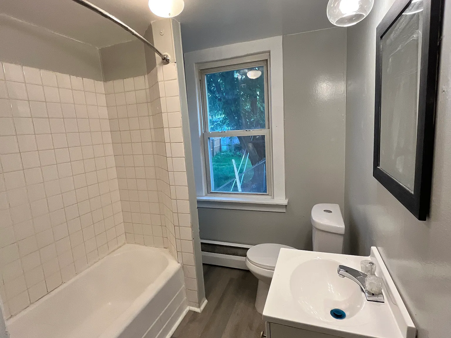 3 bed, 1400 sqft, $1,300 — Photo 3
