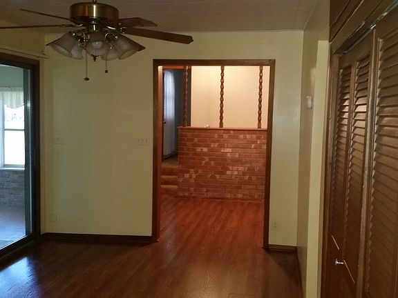 DR w/entry to sunroom