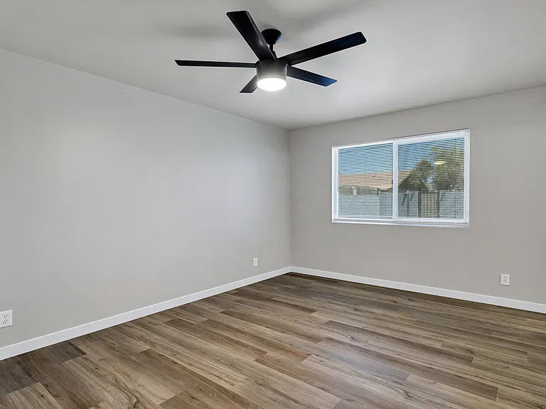 3702 W Tuckey Ln — Photo 22