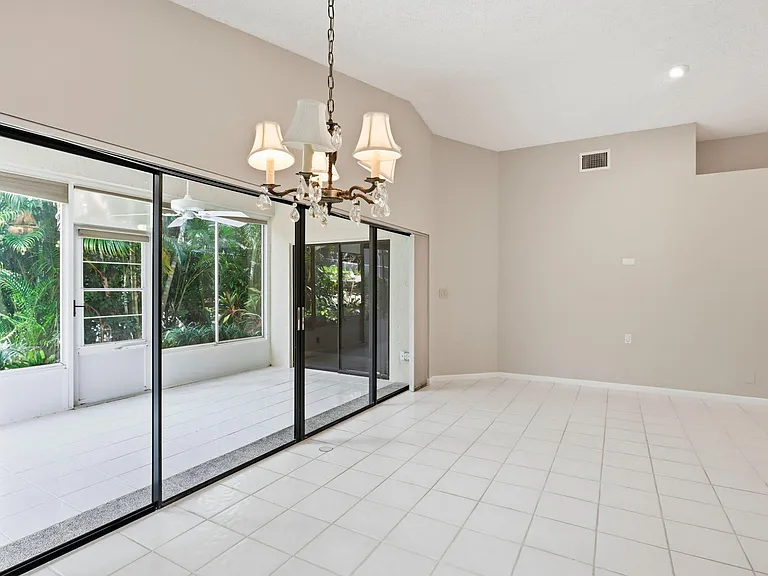 6170 Bay Isles Dr — Photo 10