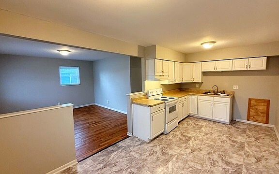 4th image of 3608 Luewan Dr