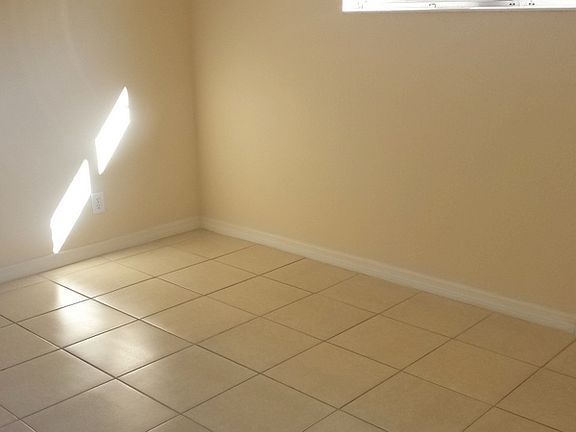 3rd image of 4975 93rd Ave
