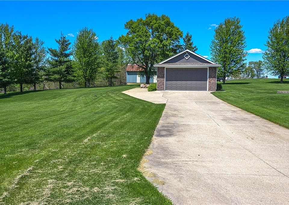 2nd image of NE 151st Pl Lot 9