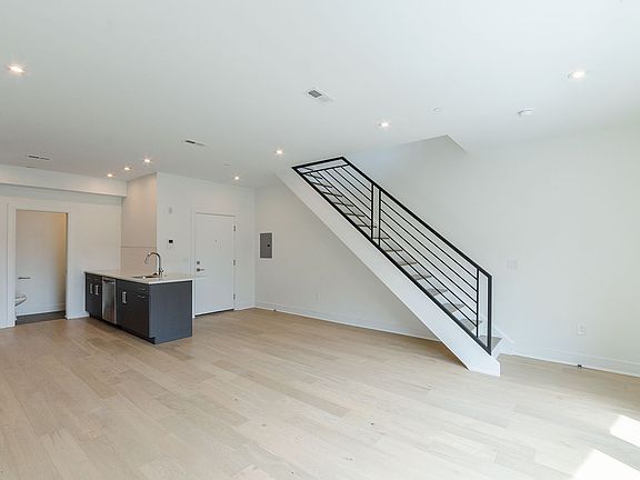 4th image of 125 South St Unit 201