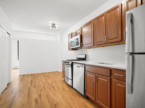 2nd image of 103 W 105th St APT 5A