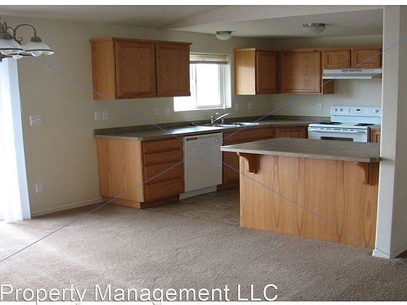 4th image of 2498 NE Bobbi Pl