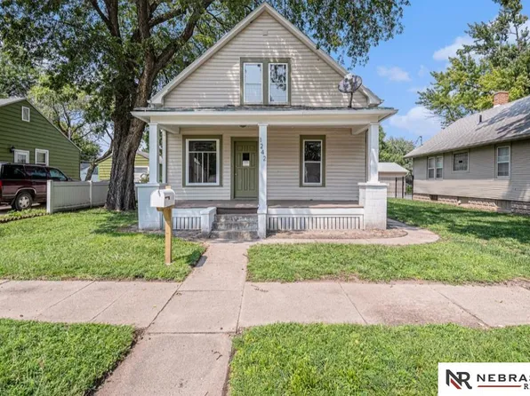 1242 E 4th St, Fremont, NE 68025