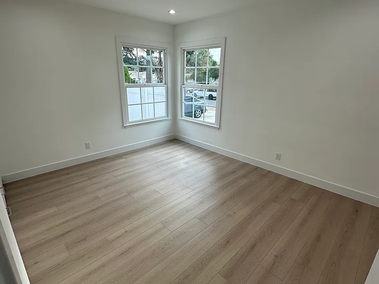 17735 Ludlow St — Photo 15