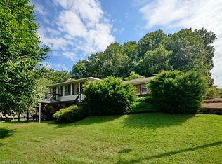 103 Ray Hill Rd, Horse Shoe, NC 28742