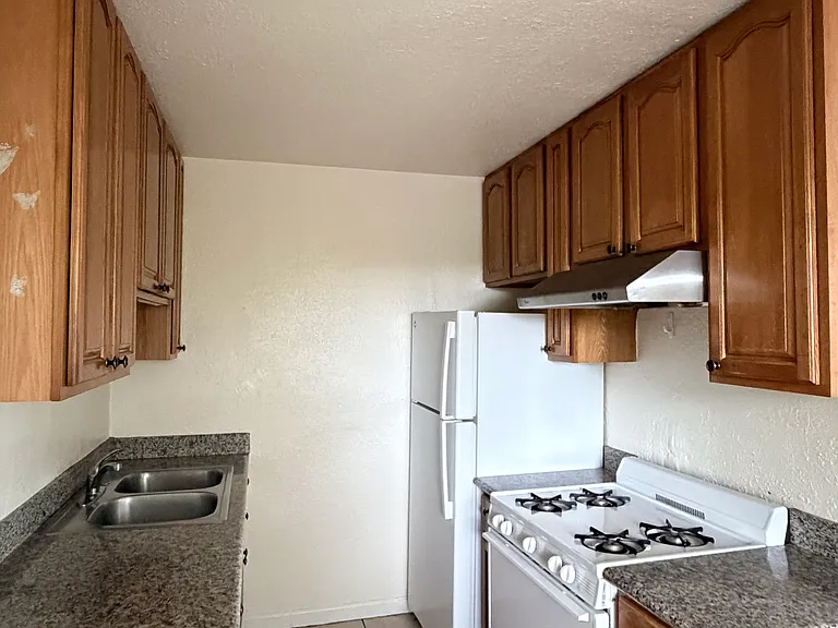 1100 Windermere Ave #5 — Photo 8