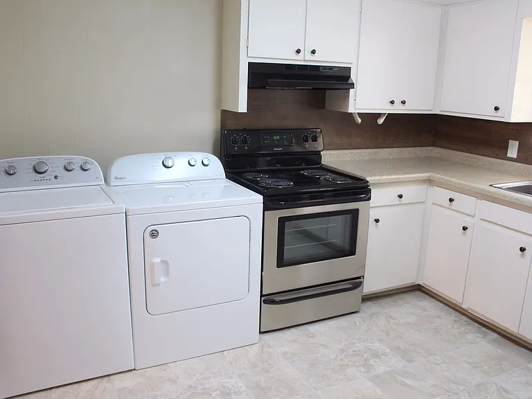 218 Cochran Rd — Photo 4