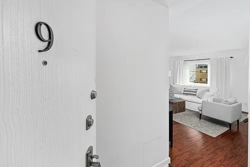 11836 Mayfield Ave #9 Photo 1
