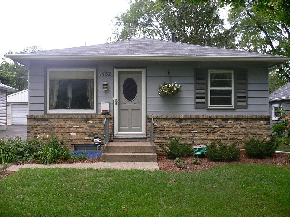 see http://picasaweb.google.com/julieabice/HomeForSaleByOwner# for more photos