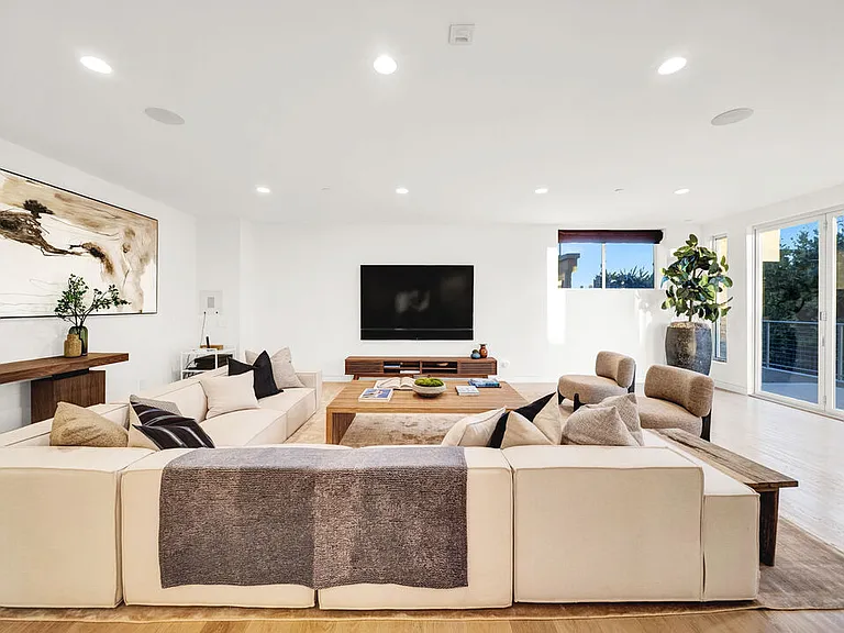 2915 Tuna Canyon Rd — Photo 37