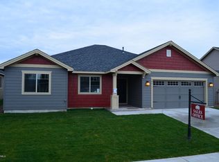 706 Citra Ave, Moxee, WA 98936