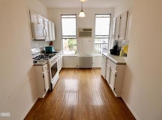 75 Engert Ave APT 3L, Brooklyn, NY 11222