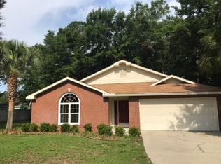 18 Hummingbird Ln, Crawfordville, FL 32327