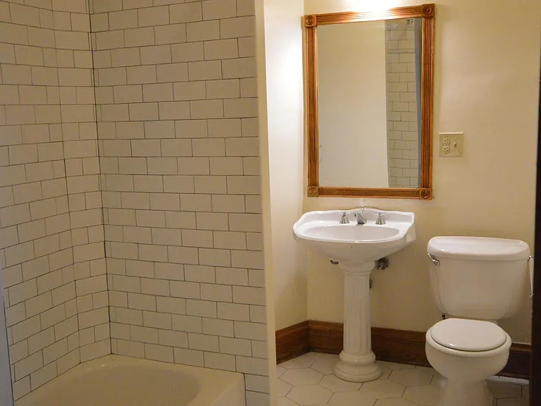 3800 N Greenview Ave #1 — Photo 7