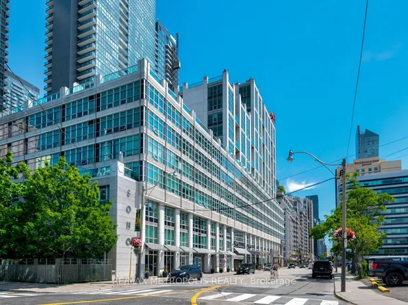 350 Wellington St W #214, Toronto, ON M5V 3W9