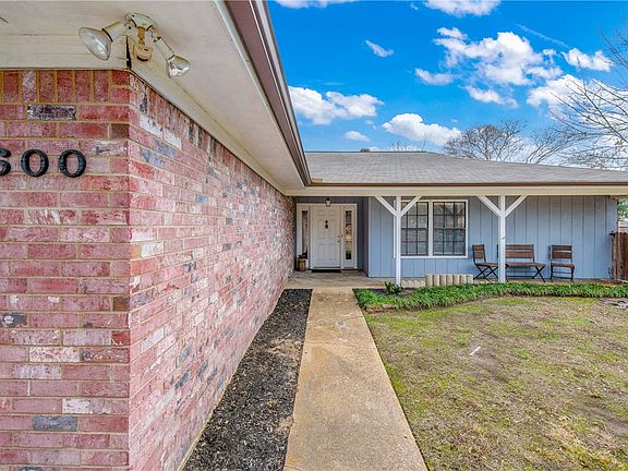 3rd image of 2600 Calico Ct