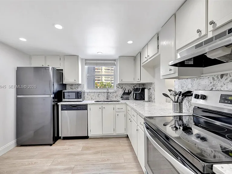 3015 N Ocean Blvd #6A — Photo 3
