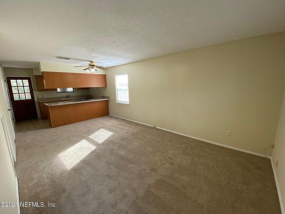 2nd image of 925 Stocks St #925