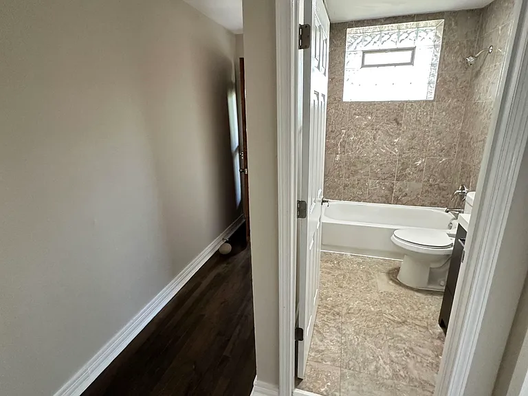 920 W Belle Plaine Ave — Photo 17