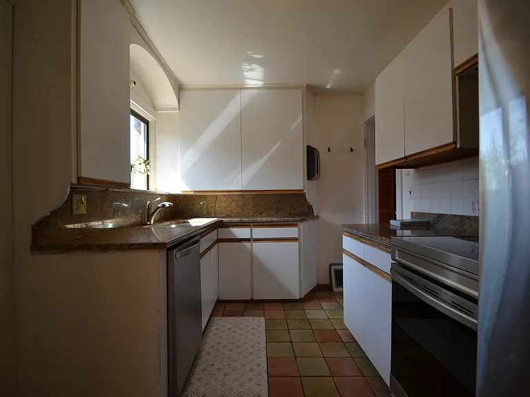 10039 Sand Point Way NE — Photo 6