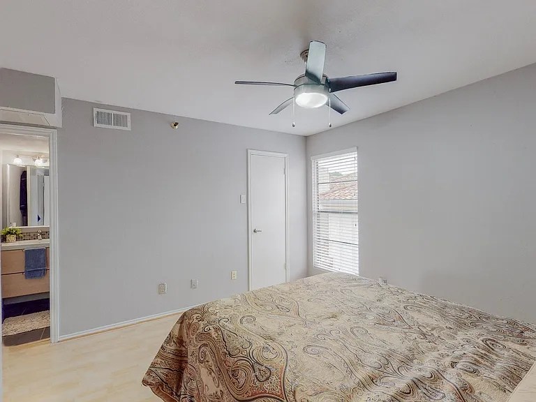 5916 Gaston Ave #304 — Photo 17